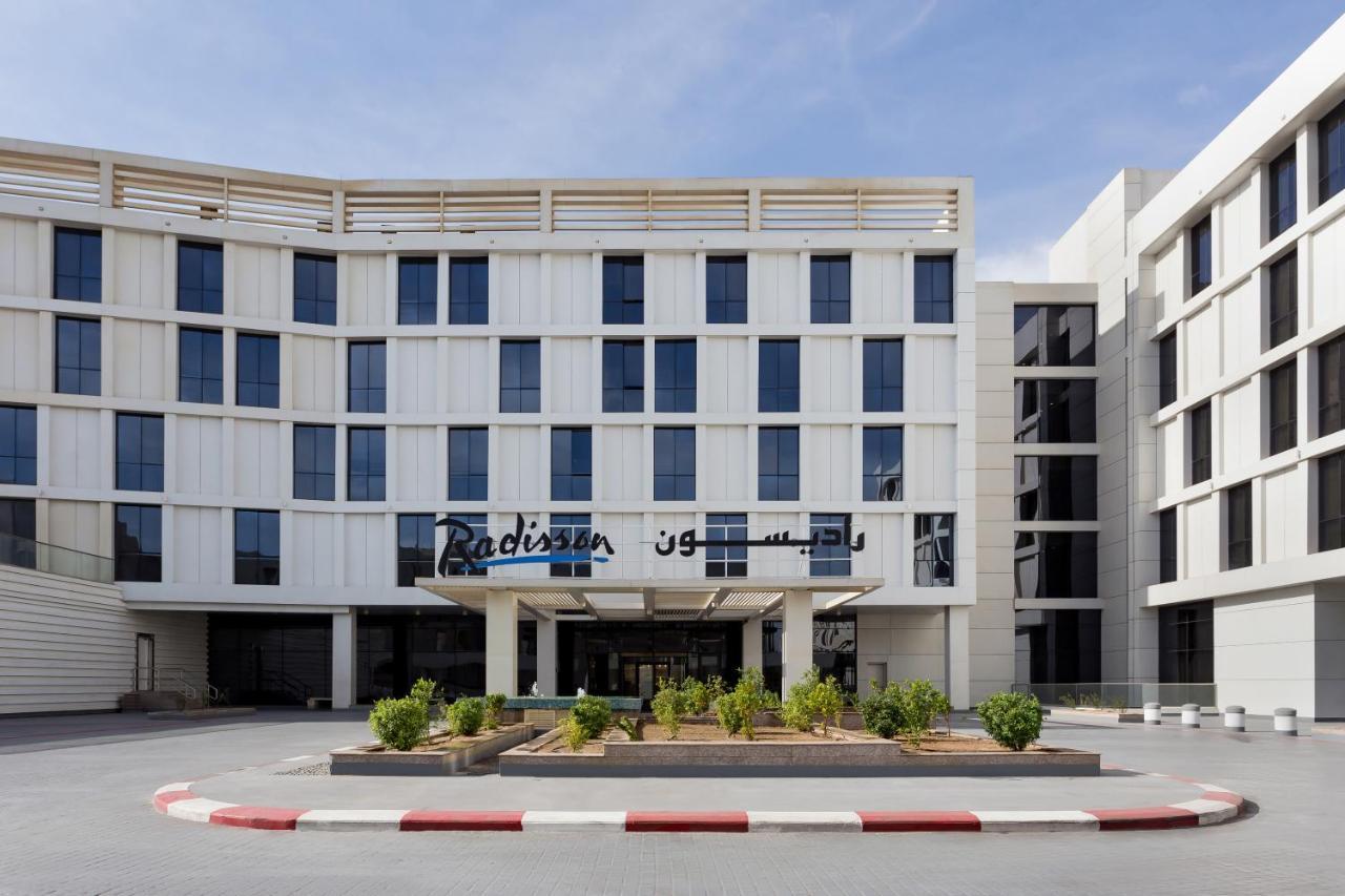 Radisson Hotel & Apartments Dammam Industrial City Экстерьер фото