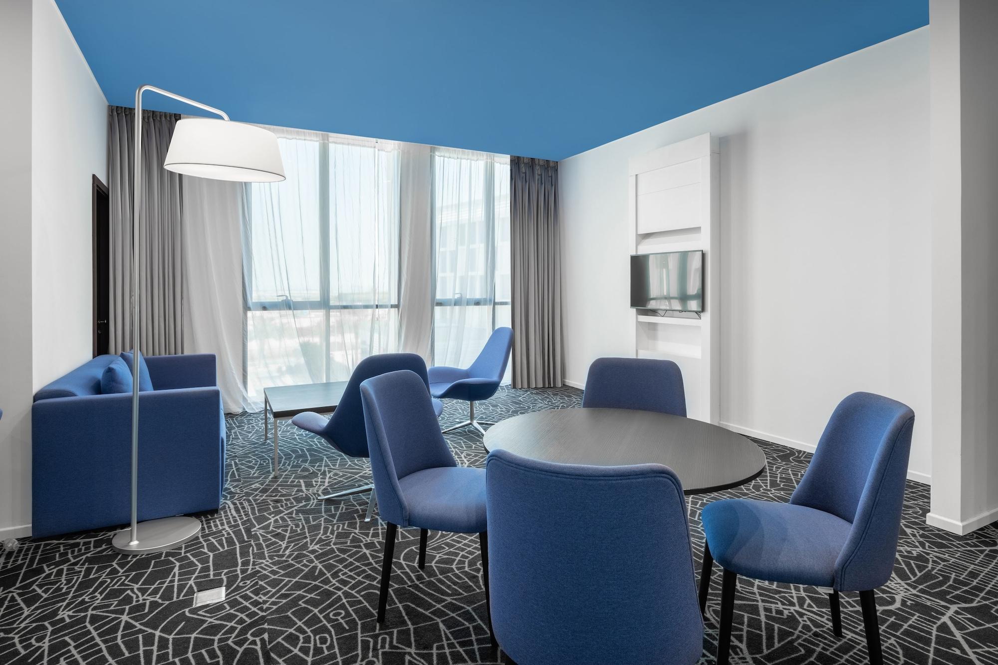 Radisson Hotel & Apartments Dammam Industrial City Экстерьер фото