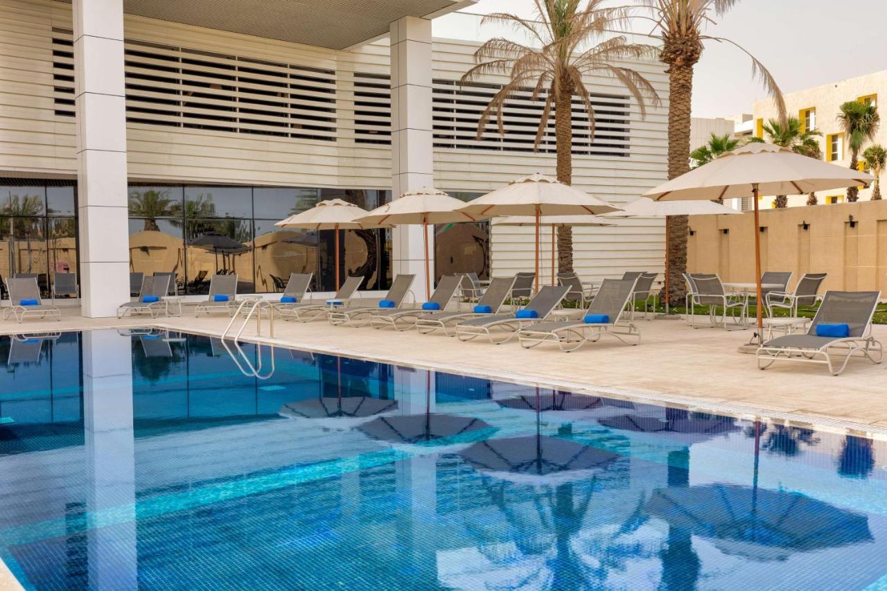 Radisson Hotel & Apartments Dammam Industrial City Экстерьер фото